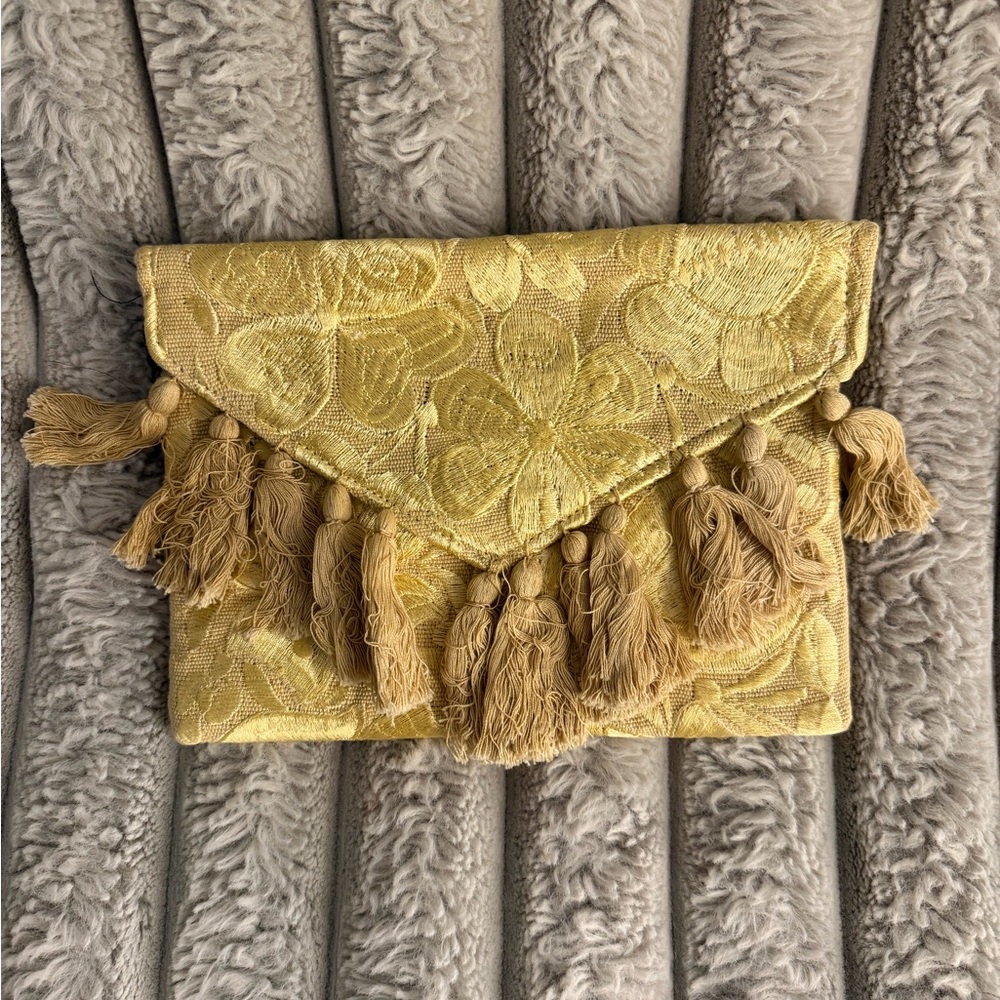 Chic Gold Floral Clutch with Tassels